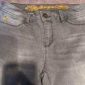 Desigual women’s skinny jeans. Size 28.